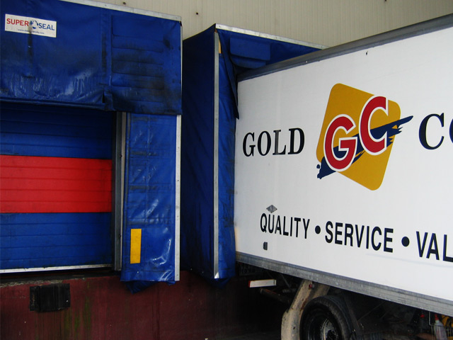 Retractable Dock Shelter