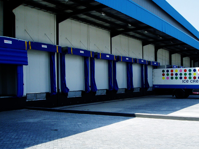 Inflatable Dock Shelter